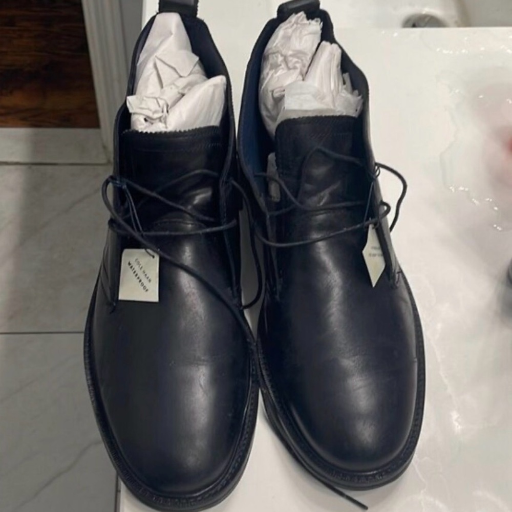 Cole haan water proof chukka black size 10
